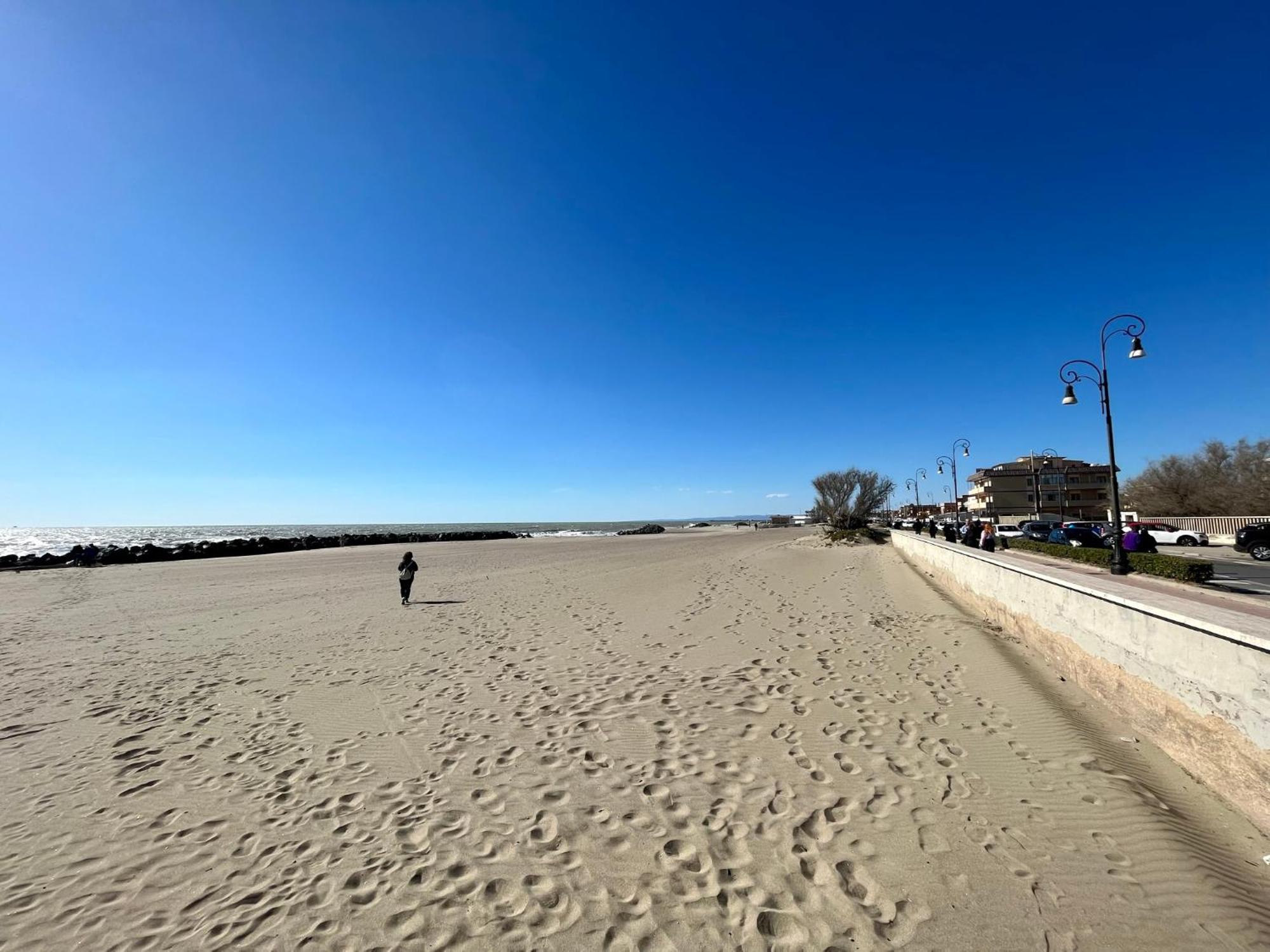 Alloggio Le Dune 77 Fiumicino Luaran gambar