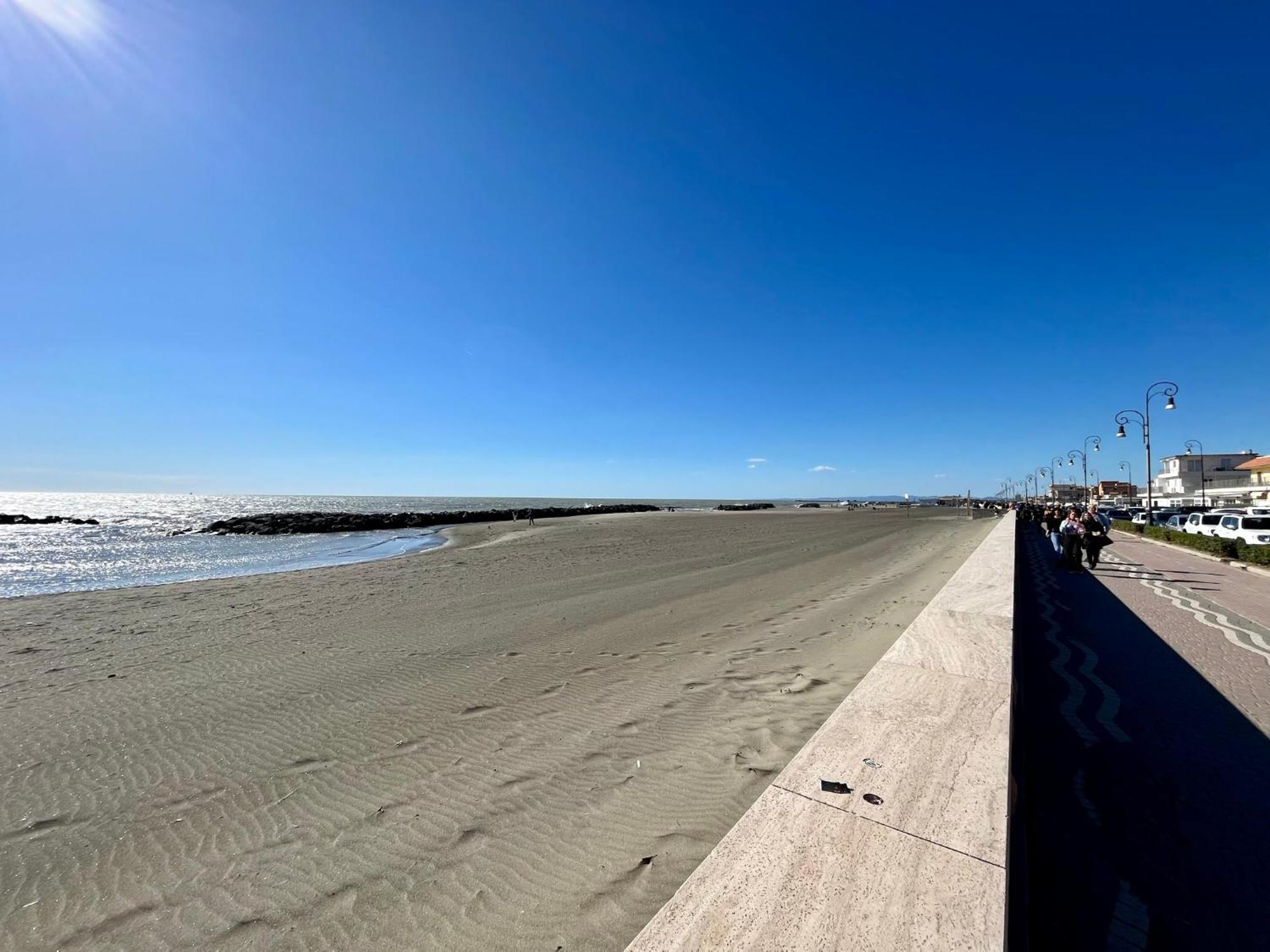 Alloggio Le Dune 77 Fiumicino Luaran gambar